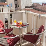 Kalalarga Deluxe- Centre&balcony * Makarska