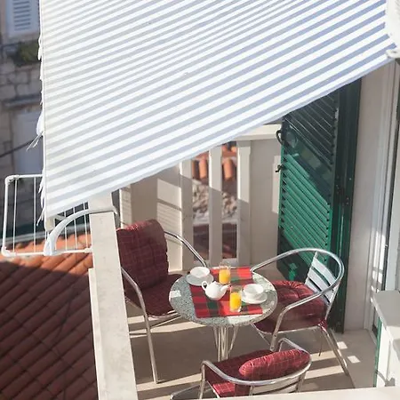 Kalalarga Deluxe- Centre&balcony *