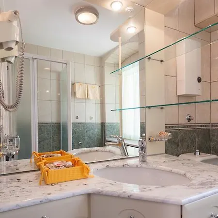 Kalalarga Deluxe- Centre&balcony Апартаменты *