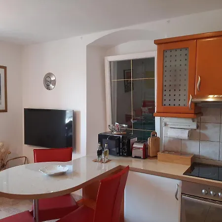 Kalalarga Deluxe- Centre&balcony Апартаменты Макарска