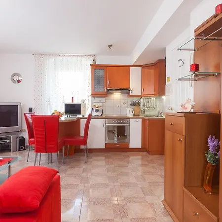 Kalalarga Deluxe- Centre&balcony *