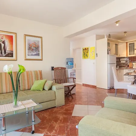 Kalalarga Deluxe- Centre&balcony * Makarska
