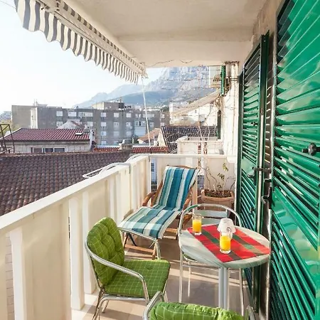 Kalalarga Deluxe- Centre&balcony Apartment *