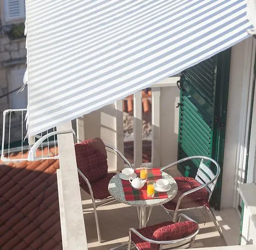 Kalalarga Deluxe- Centre&balcony *