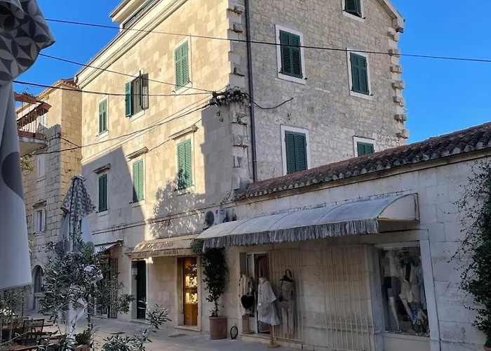 Kalalarga Deluxe- Centre&balcony