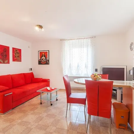 Kalalarga Deluxe- Centre&balcony Makarska