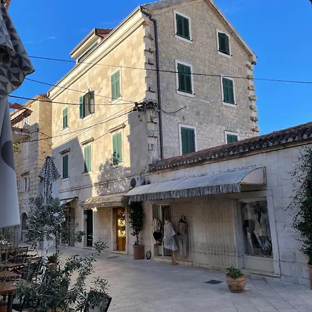 Kalalarga Deluxe- Centre&balcony