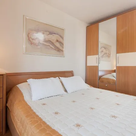 Kalalarga Deluxe- Centre&balcony * ماكارسكا