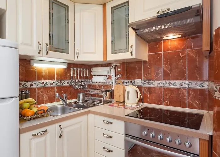 Kalalarga Deluxe- Centre&balcony Макарська