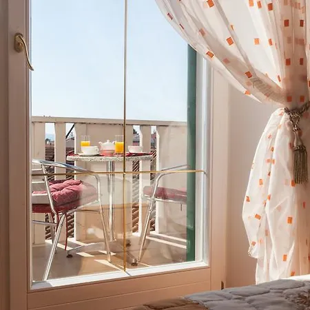 Kalalarga Deluxe- Centre&balcony Апартаменты *