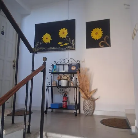 Kalalarga Deluxe- Centre&balcony ماكارسكا