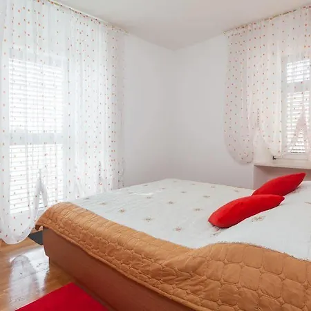 Kalalarga Deluxe- Centre&balcony Апартаменты Макарска