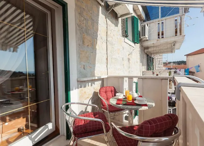 Kalalarga Deluxe- Centre&balcony *